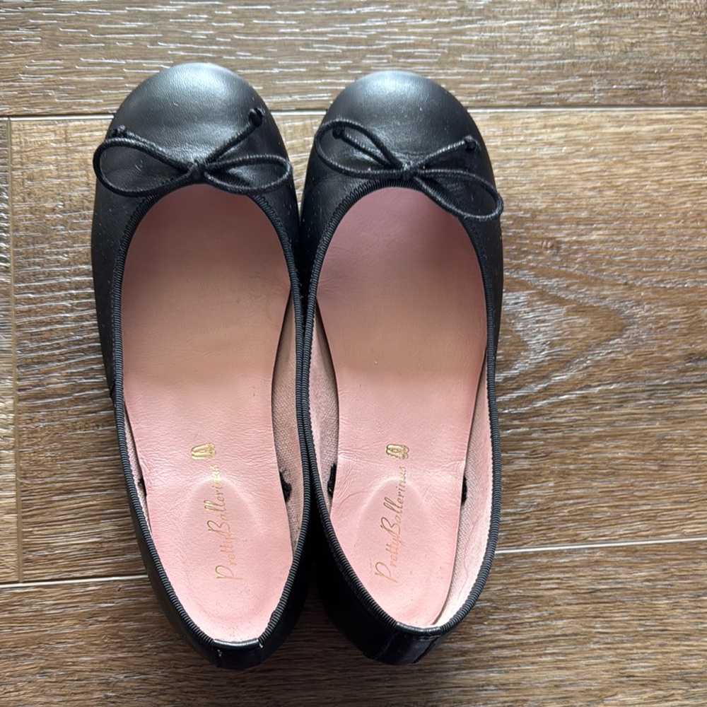 Pretty Ballerinas - Black leather Ballet Flats